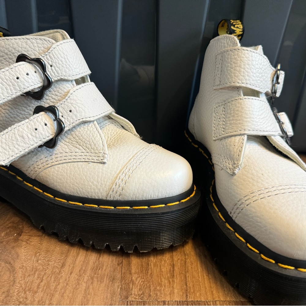 Dr marten short boots